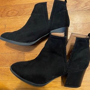 Cut out ankle boots